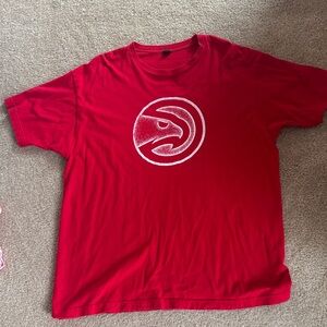 Red Short-Sleeve Atlanta Hawks t-shirt